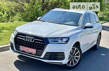 Внедорожник / Кроссовер Audi Q7 2016 в Киеве