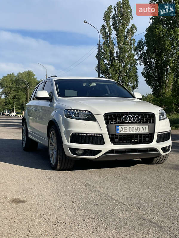 Внедорожник / Кроссовер Audi Q7 2014 в Каменском