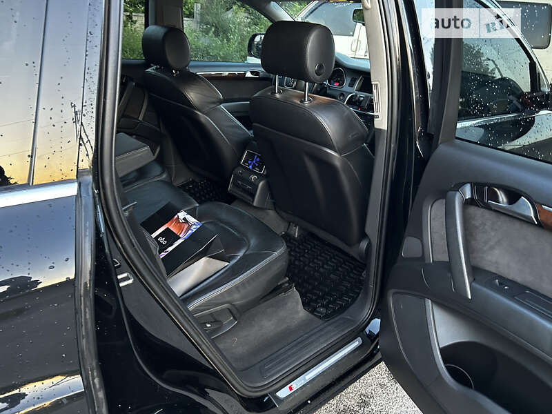 Позашляховик / Кросовер Audi Q7 2010 в Миронівці