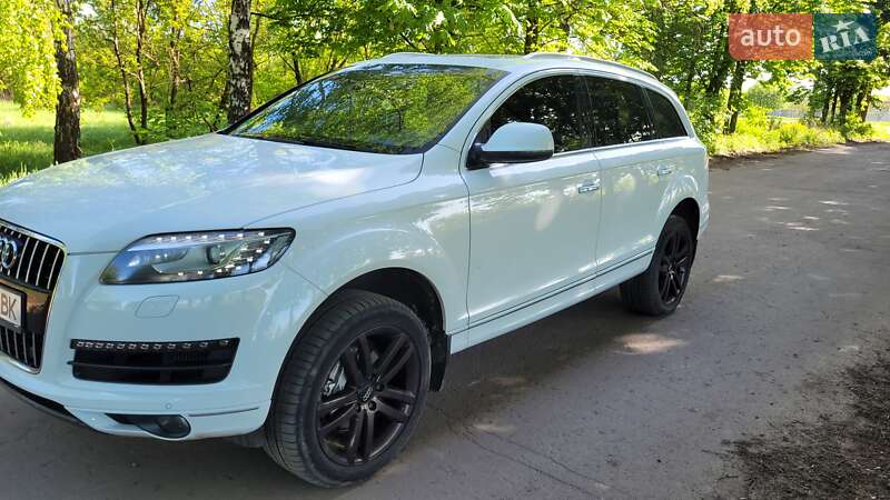 Внедорожник / Кроссовер Audi Q7 2013 в Сумах