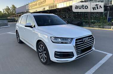 Внедорожник / Кроссовер Audi Q7 2017 в Сумах