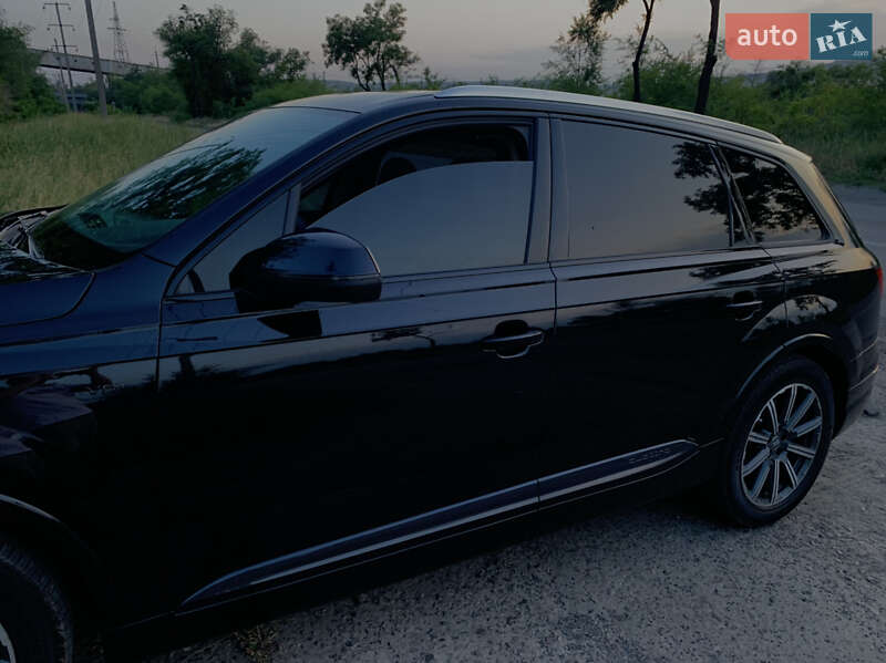 Позашляховик / Кросовер Audi Q7 2019 в Києві