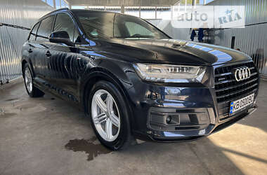 Внедорожник / Кроссовер Audi Q7 2017 в 