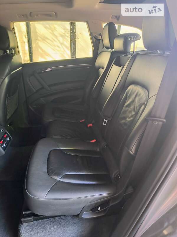 Позашляховик / Кросовер Audi Q7 2014 в Долині