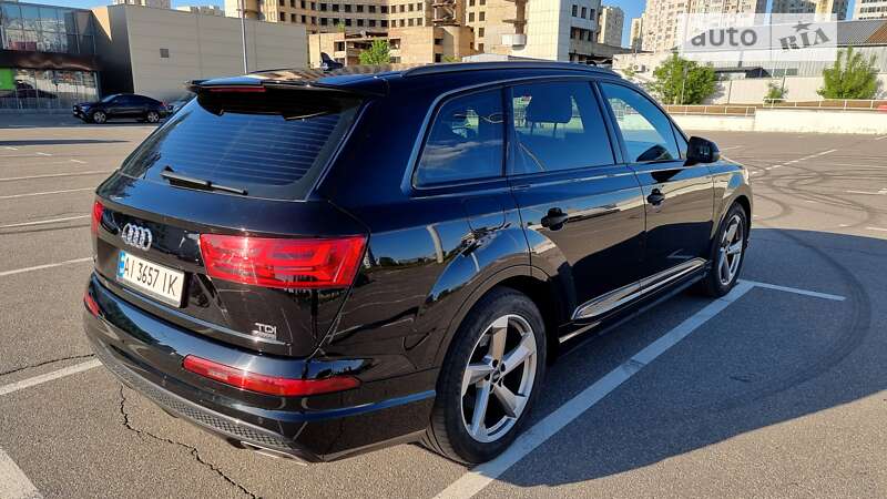Позашляховик / Кросовер Audi Q7 2016 в Києві