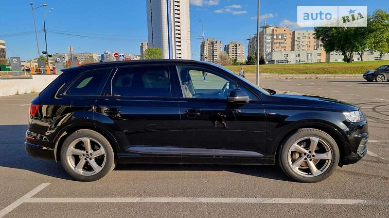 Позашляховик / Кросовер Audi Q7 2016 в Києві