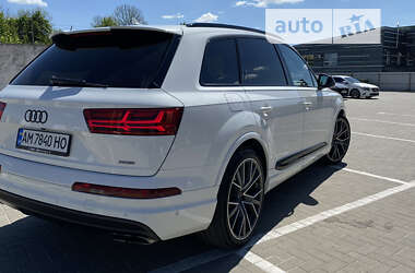 Позашляховик / Кросовер Audi Q7 2017 в Житомирі