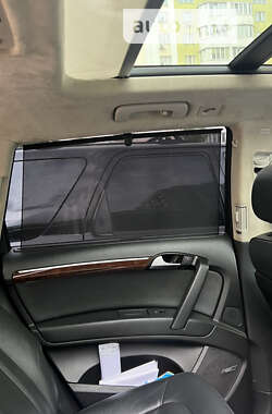 Позашляховик / Кросовер Audi Q7 2010 в 