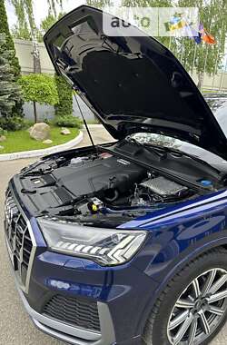 Позашляховик / Кросовер Audi Q7 2020 в Києві