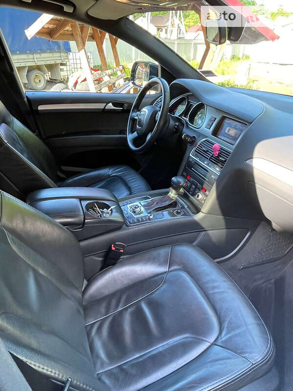 Внедорожник / Кроссовер Audi Q7 2011 в Тячеве