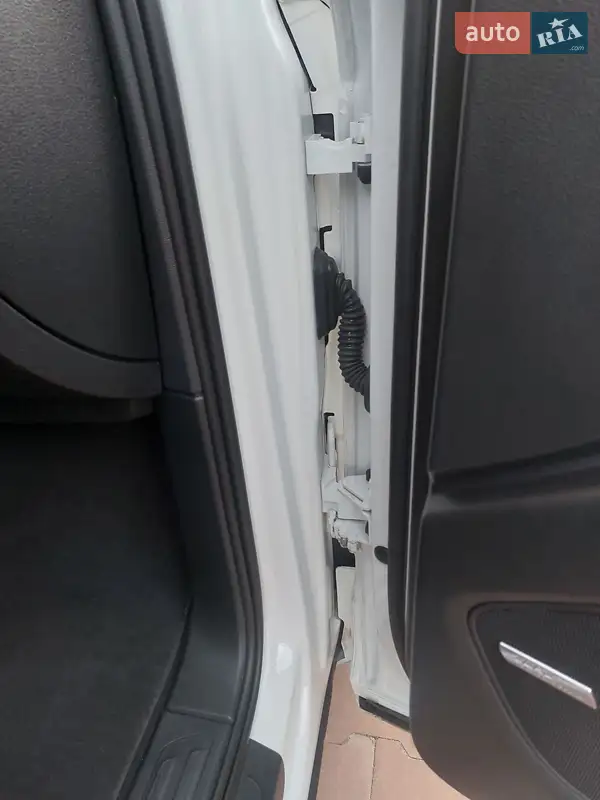 Audi Q7 2014 VIN WA1LGAFE1FD001476 фото оголошення 34 з 161