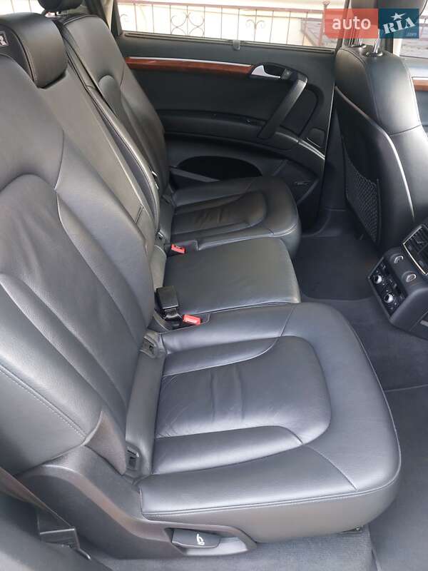 Позашляховик / Кросовер Audi Q7 2014 в Києві