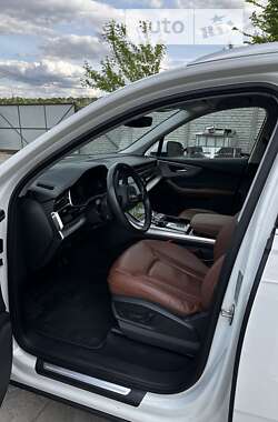 Внедорожник / Кроссовер Audi Q7 2020 в Киеве