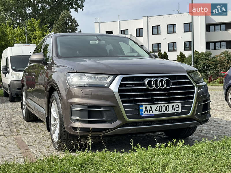 Внедорожник / Кроссовер Audi Q7 2015 в Киеве