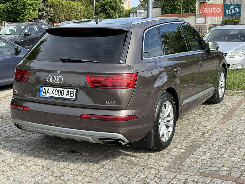 Внедорожник / Кроссовер Audi Q7 2015 в Киеве