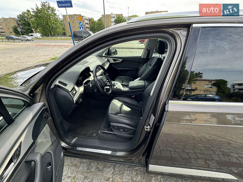 Внедорожник / Кроссовер Audi Q7 2015 в Киеве