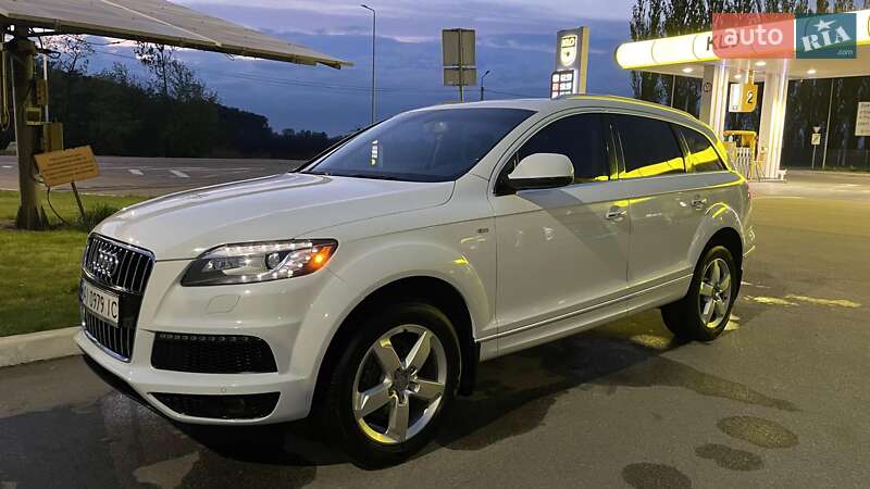 Внедорожник / Кроссовер Audi Q7 2012 в 