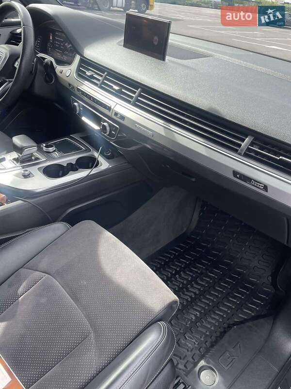 Позашляховик / Кросовер Audi Q7 2018 в Львові
