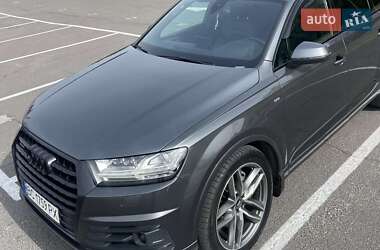 Внедорожник / Кроссовер Audi Q7 2018 в 