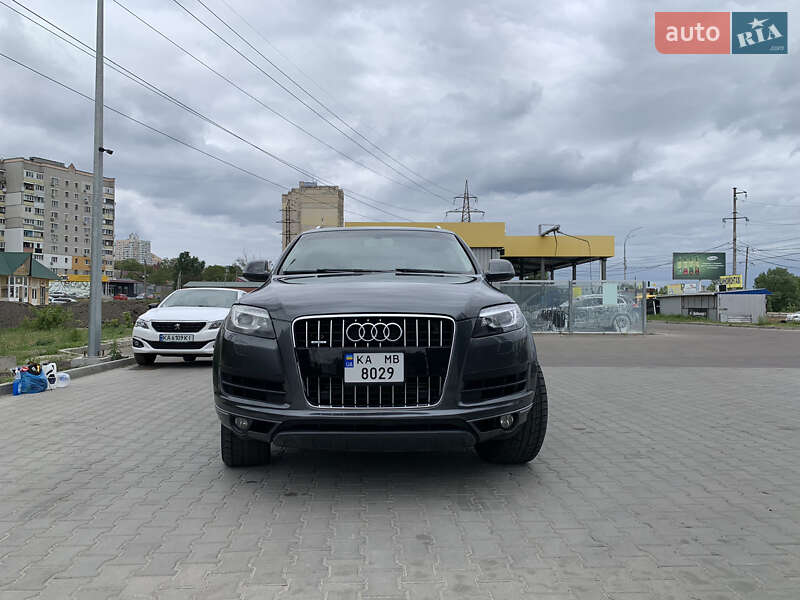 Внедорожник / Кроссовер Audi Q7 2013 в Вышгороде