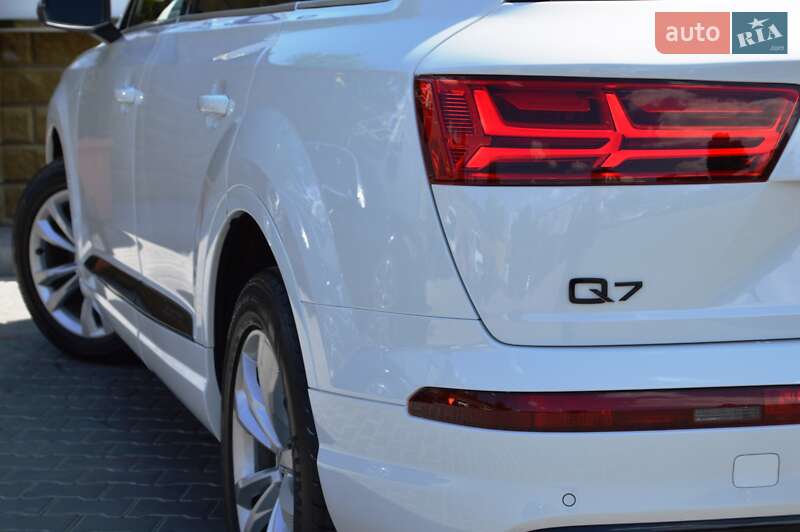 Позашляховик / Кросовер Audi Q7 2016 в Одесі