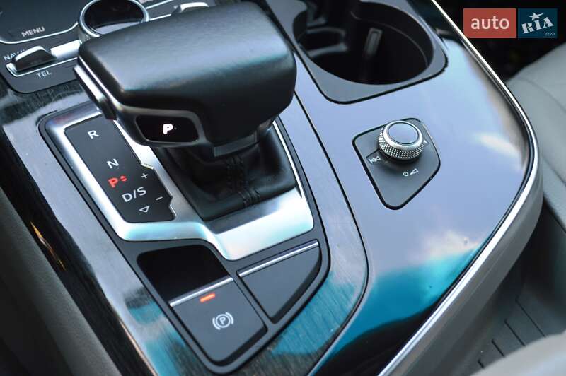 Позашляховик / Кросовер Audi Q7 2016 в Одесі