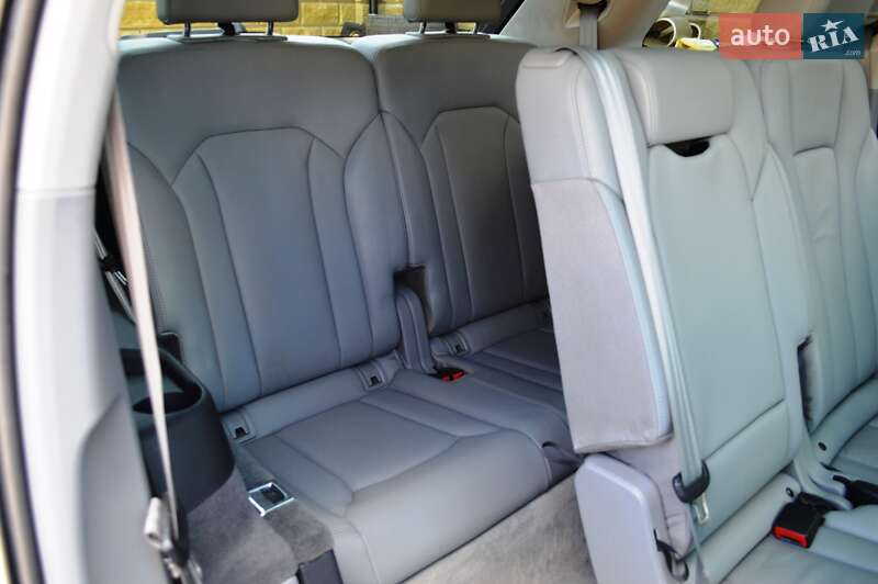 Позашляховик / Кросовер Audi Q7 2016 в Одесі