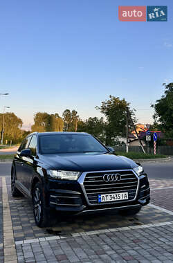 Внедорожник / Кроссовер Audi Q7 2016 в 