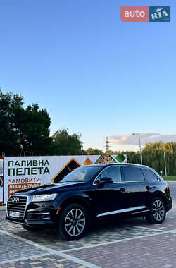 Внедорожник / Кроссовер Audi Q7 2016 в 