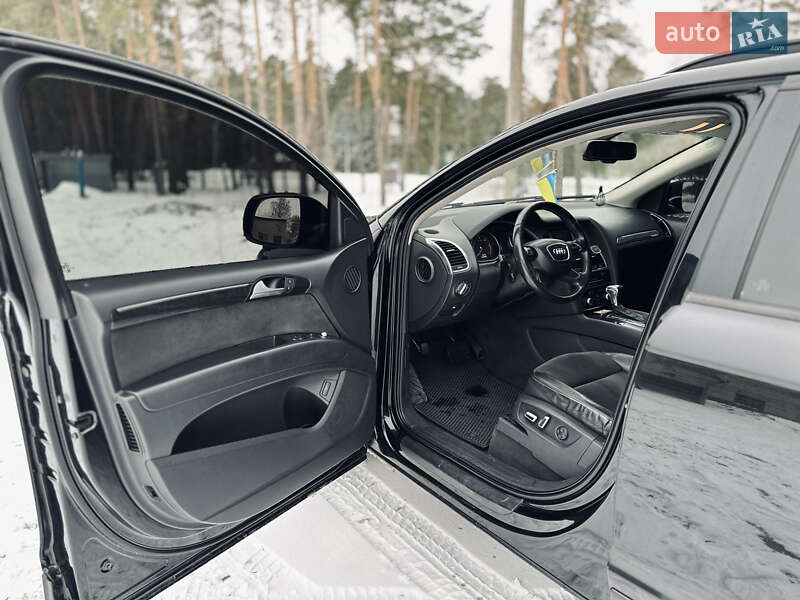 Позашляховик / Кросовер Audi Q7 2013 в Глухові