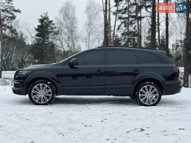 Позашляховик / Кросовер Audi Q7 2013 в 