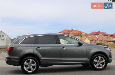 Позашляховик / Кросовер Audi Q7 2015 в 