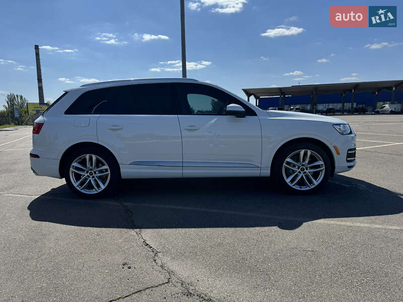 Позашляховик / Кросовер Audi Q7 2016 в Кривому Розі
