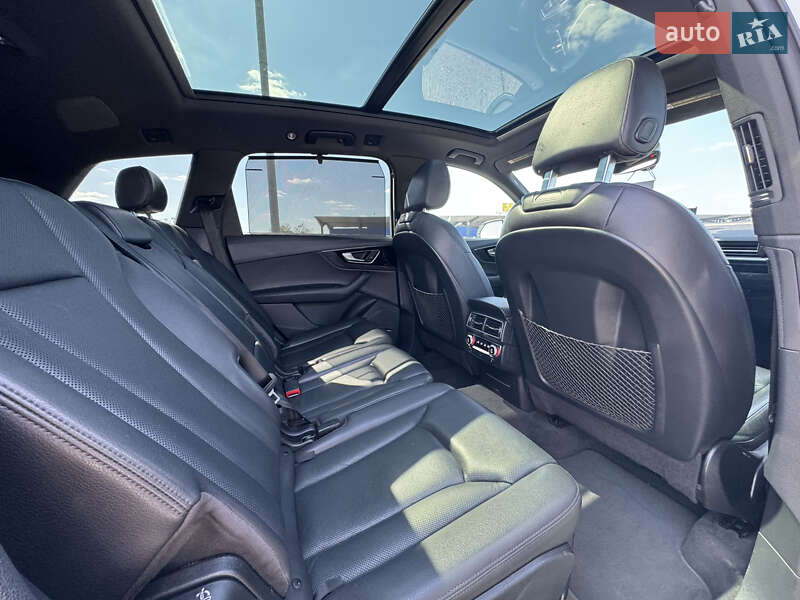 Позашляховик / Кросовер Audi Q7 2016 в Кривому Розі