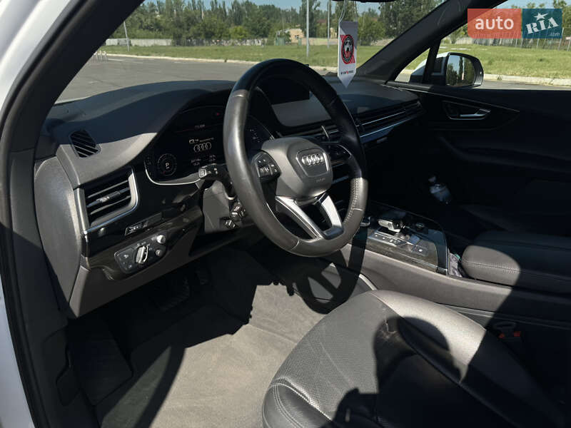 Позашляховик / Кросовер Audi Q7 2016 в Кривому Розі