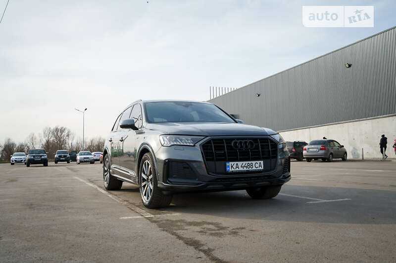 Позашляховик / Кросовер Audi Q7 2020 в Києві