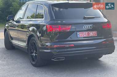 Внедорожник / Кроссовер Audi Q7 2016 в 