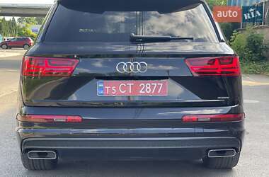 Внедорожник / Кроссовер Audi Q7 2016 в 
