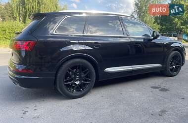 Внедорожник / Кроссовер Audi Q7 2016 в 