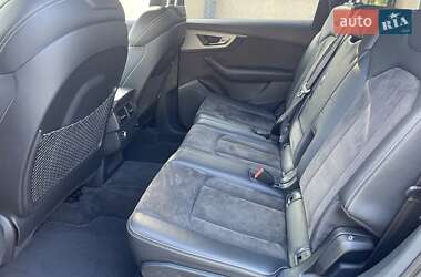 Внедорожник / Кроссовер Audi Q7 2016 в 