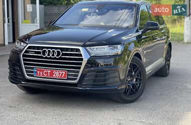 Внедорожник / Кроссовер Audi Q7 2016 в 
