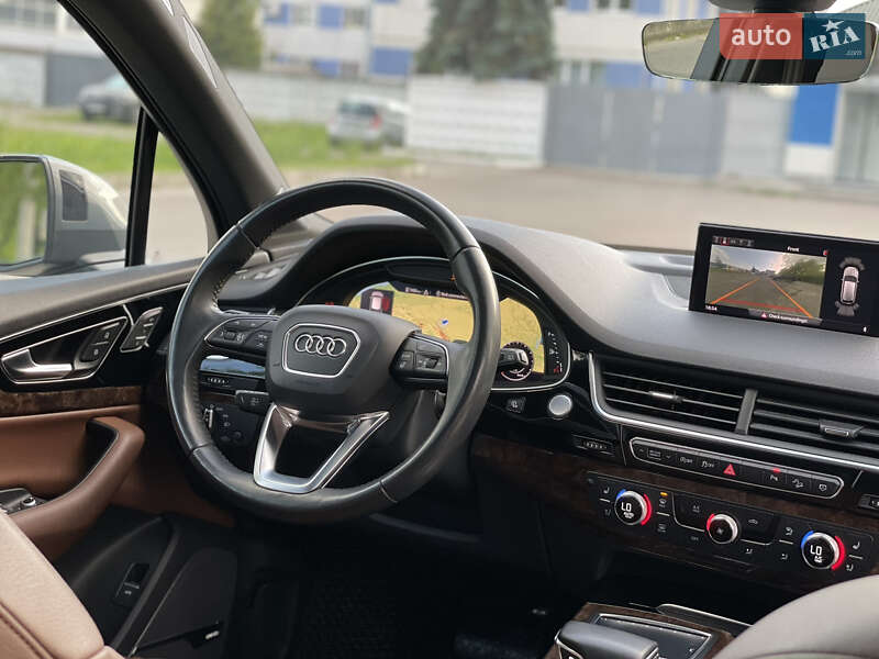 Позашляховик / Кросовер Audi Q7 2017 в Львові