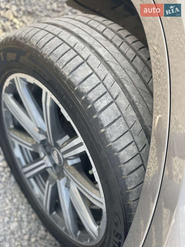 Позашляховик / Кросовер Audi Q7 2017 в Львові