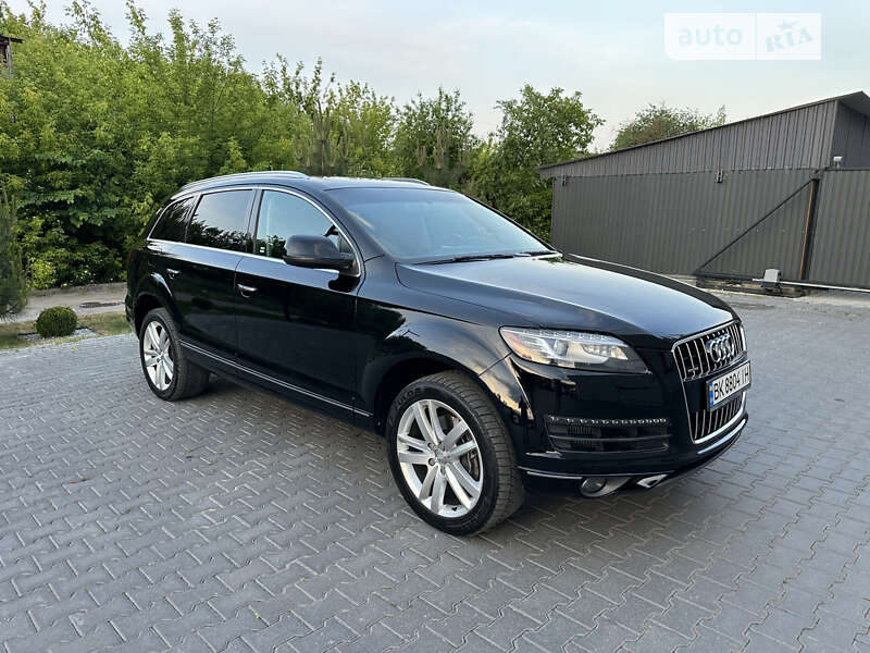 Позашляховик / Кросовер Audi Q7 2015 в Рівному