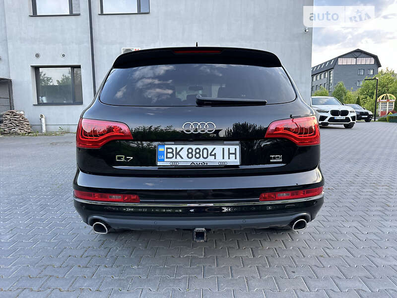 Позашляховик / Кросовер Audi Q7 2015 в Рівному