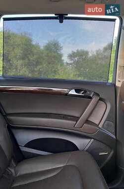 Внедорожник / Кроссовер Audi Q7 2012 в 