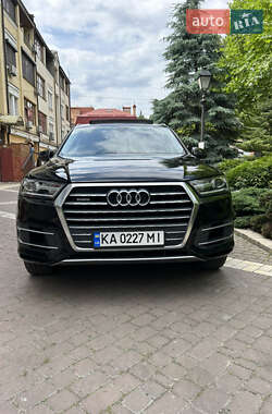 Внедорожник / Кроссовер Audi Q7 2015 в Киеве