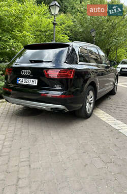 Внедорожник / Кроссовер Audi Q7 2015 в Киеве