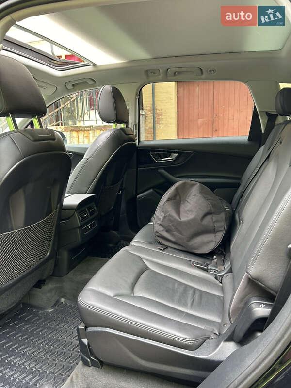 Внедорожник / Кроссовер Audi Q7 2015 в Киеве