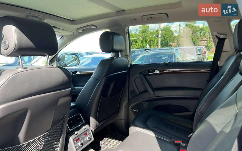 Позашляховик / Кросовер Audi Q7 2013 в Львові